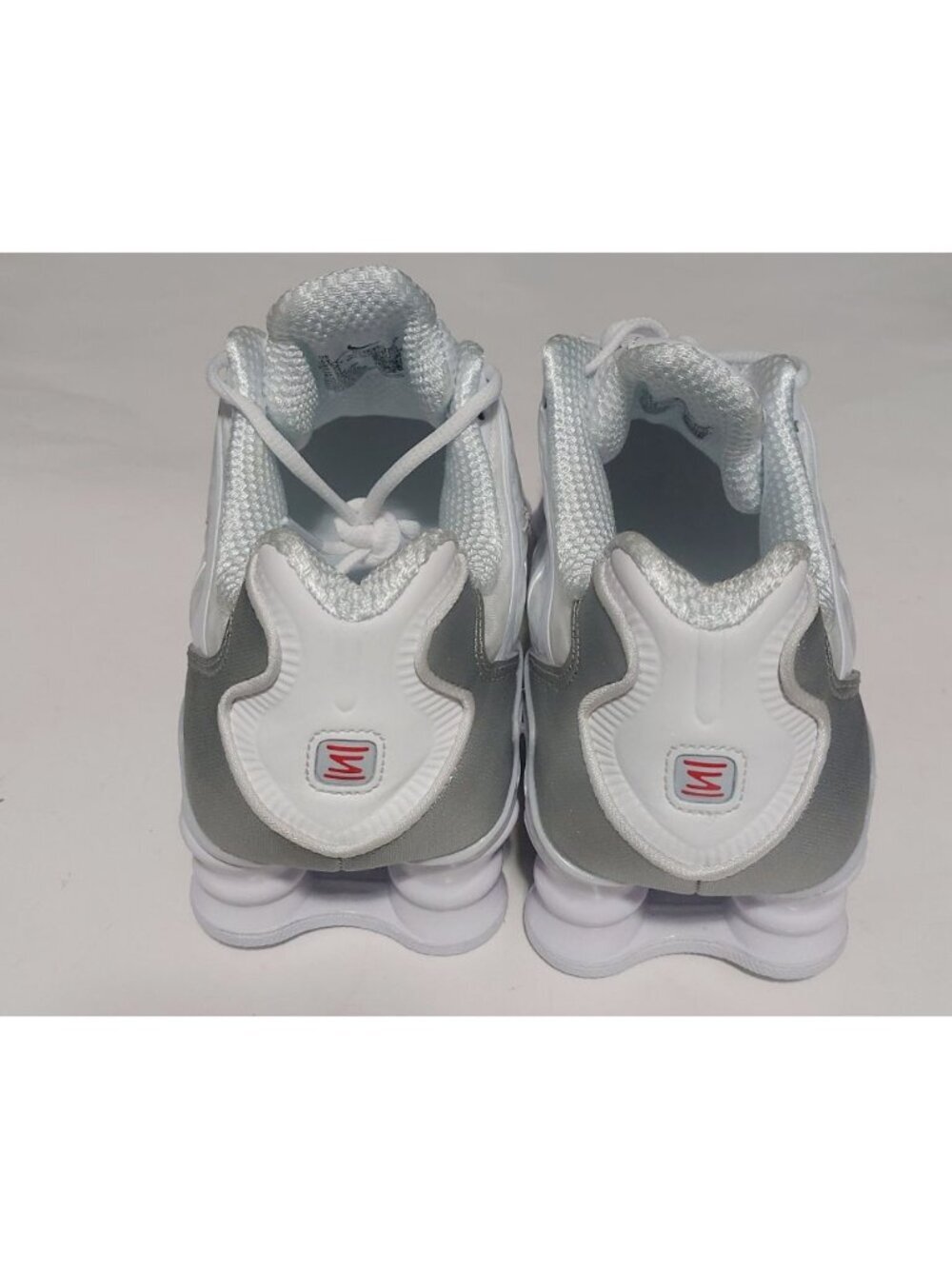 Nike Shox TL Low Top Sneakers Youth Mens 7 Womens 8.5 White Metallic Silver - Picture 6 of 9
